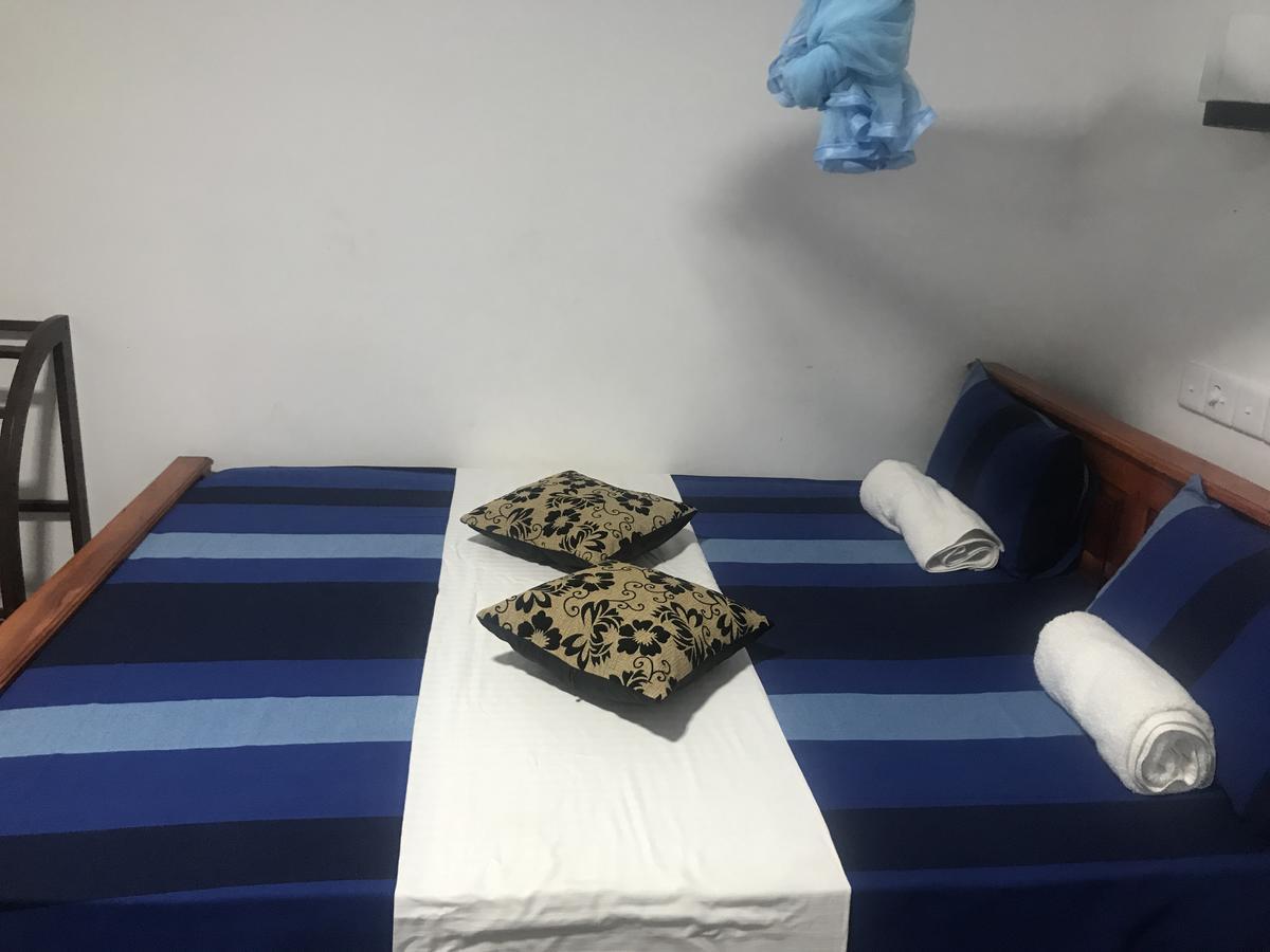 Hotel Camorich Tissamaharama Exteriör bild